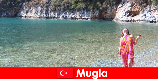 Wakacje na plaży w Mugli, jednej z najmniejszych stolic prowincji w Turcji