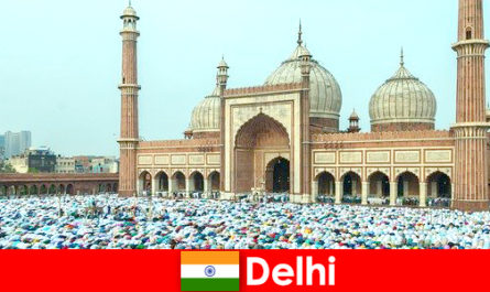 Delhi to metropolia na północy Indii ze słynnymi muzułmańskimi budynkami