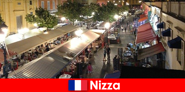 Nicea oferuje przytulne restauracje i popularne kluby nocne dla obcokrajowców