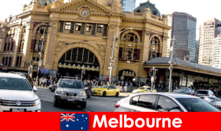 Największy targ na świeżym powietrzu w Melbourne na półkuli południowej, miejsce spotkań nieznajomych