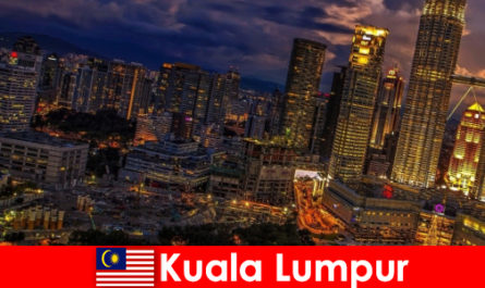 Kuala Lumpur jest zawsze warte odwiedzenia dla osób podróżujących do Azji Południowo-Wschodniej
