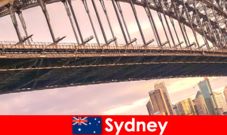 Sydney ze swoimi mostami jest bardzo popularnym celem turystów z Australii