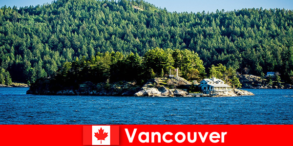 Dla turystów zagranicznych relaks i zanurzenie się w pięknym naturalnym krajobrazie Vancouver w Kanadzie