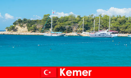 Rejs statkiem i gorące imprezy dla młodych wczasowiczów w Kemer Turcja