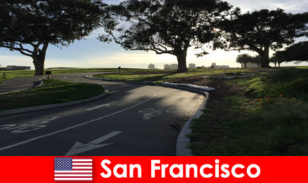 Wycieczka eksploracyjna dla obcokrajowców rowerem w San Francisco w Stanach Zjednoczonych