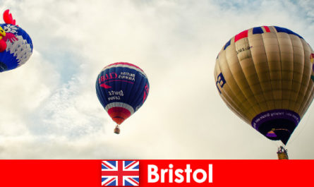 Wakacje dla odważnych turystów na loty balonem nad Bristolem w Anglii