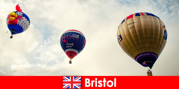Wakacje dla odważnych turystów na loty balonem nad Bristolem w Anglii