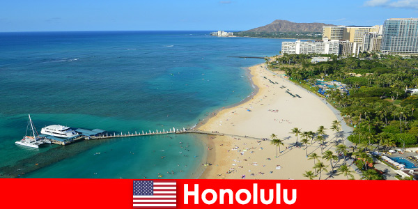 Typowym miejscem wypoczynku turystów nad morzem jest Honolulu Stany Zjednoczone