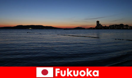 Regionalna wycieczka grupowa po pięknym mieście Fukuoka w Japonii