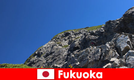 Przygodowa wycieczka w góry w Fukuoka Japonia dla zagranicznych turystów sportowych