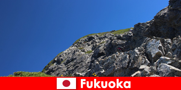 Przygodowa wycieczka w góry w Fukuoka Japonia dla zagranicznych turystów sportowych