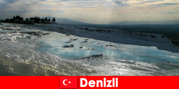 Urlop uzdrowiskowy dla turystów w leczniczych źródłach termalnych Denizli Turcja