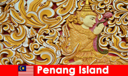 Turystyka kulturowa przyciąga wielu zagranicznych turystów na wyspę Penang w Malezji
