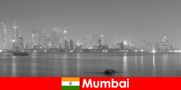 Wielkie miasto w Bombaju w Indiach dla zagranicznych turystów z różnorodnością do podziwiania
