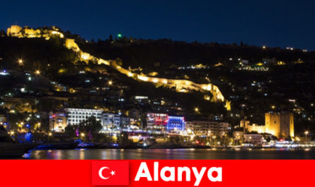Tanie loty i hotele dla turystów w rojącej się Alanyi Turcji