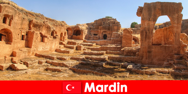 Starożytne klasztory i kościoły do ​​dotknięcia dla nieznajomych w Mardin Turcja