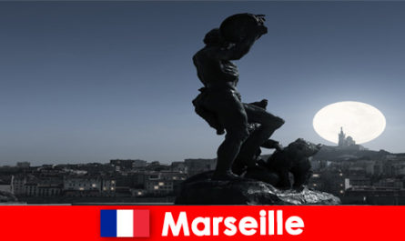 Marsylia Francja to miasto o barwnych twarzach, z dużą ilością kultury i historii
