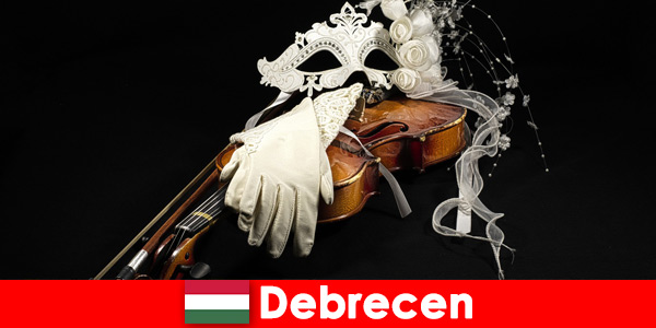 Tradycyjny teatr i muzyka w Debreczynie na Węgrzech jest koniecznością dla podróżników kulturalnych