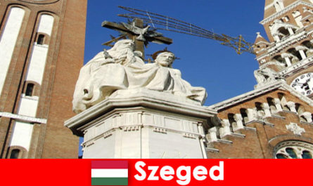 Pielgrzymka dla turystów do Szeged Węgry jest warta podróży