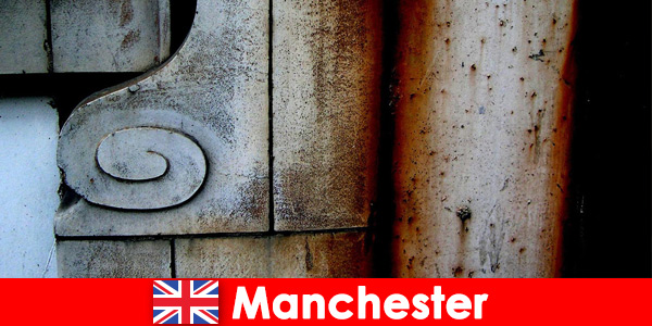 Historyczna historia i architektura czekają na gości w Manchester England