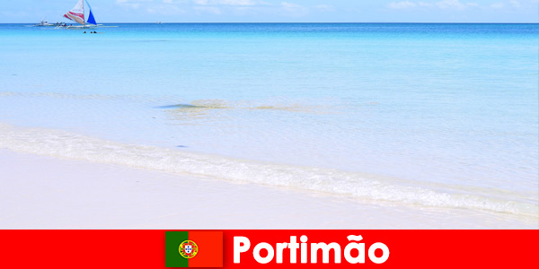 Fantastyczne plaże w Portimão w Portugalii na relaks po długich nocnych imprezach