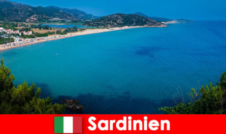 Fantastyczne plaże czekają na turystów na Sardynii we Włoszech