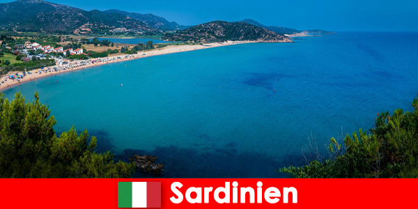Fantastyczne plaże czekają na turystów na Sardynii we Włoszech