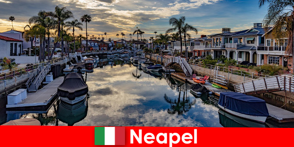 Wycieczka do Neapolu we Włoszech dla młodych turystów z egzotycznymi chwilami przyjemności