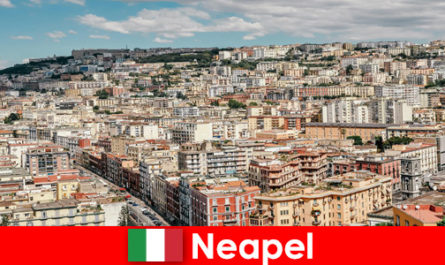 Rekomendacje i informacje dla Neapolu, nadmorskiego miasta we Włoszech