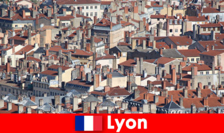 Zakochanych turystów zapraszamy do skosztowania regionalnych przysmaków w Lyonie we Francji