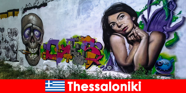 Galerie uliczne z graffiti są popularne w Salonikach Grecja