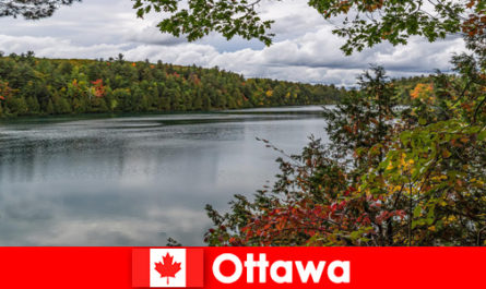 Kemping na świeżym powietrzu dla turystów jest możliwy w Ottawie w Kanadzie
