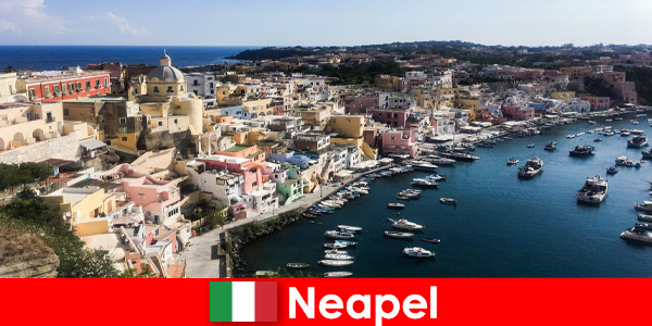 Wakacje w nadmorskim mieście Neapol we Włoszech są zawsze przeżyciem