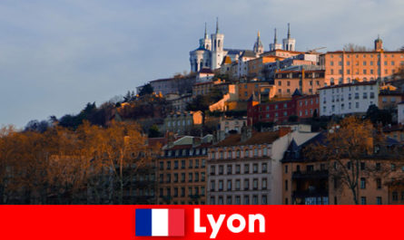 Zabytki i wyjątkowe miejsca odkrywają obcych w Lyonie we Francji