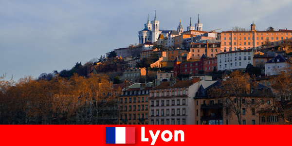 Zabytki i wyjątkowe miejsca odkrywają obcych w Lyonie we Francji