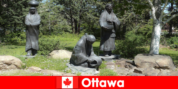 Podróżni odkrywają wyjątkową sztukę i kulturę w Ottawie w Kanadzie
