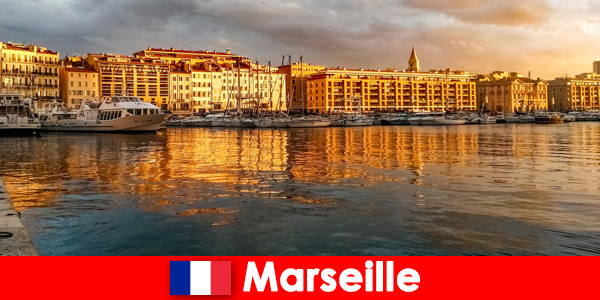 Podróż do Marsylii we Francji zarezerwuj hotele i zakwaterowanie wcześnie