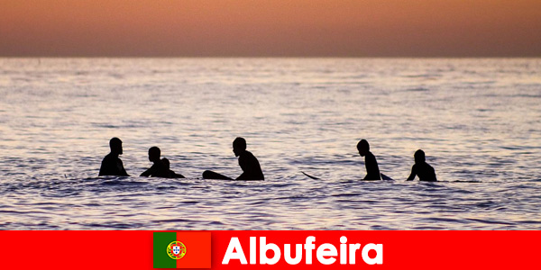 Słoneczne morze i sporty wodne oraz wiele innych ofert w Albufeira Portugalia