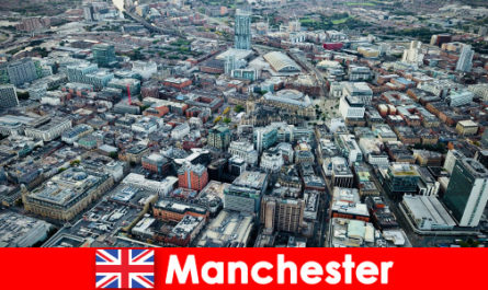 Młodzi emigranci kochają i mieszkają w Manchesterze w Anglii