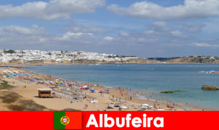 Urlopowicze w Albufeirze w Portugalii doświadczają natury, morza i dobrego jedzenia