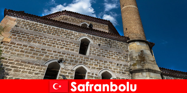 Historia historyczna jest przekazywana nieznajomym w Safranbolu w Turcji