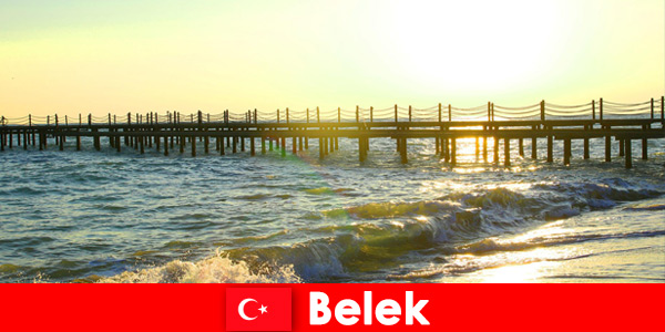 Zrelaksuj się i posłuchaj szumu morza w Belek Turcja