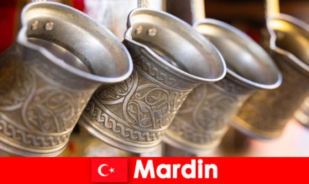 Zakupy i jedzenie na orientalnych targach w Mardin Turcja