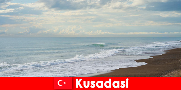 Zrelaksuj się i zrelaksuj na plażach Kusadasi w Turcji