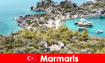 Słoneczna plaża i niebieska podróż czekają na urlopowiczów w Marmaris Turcja
