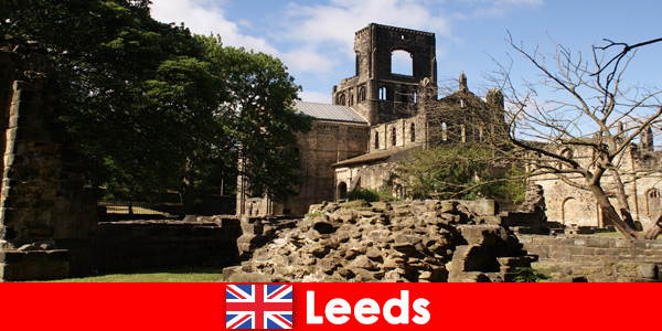 Historyczne zabytki pełne historii w Leeds w Anglii