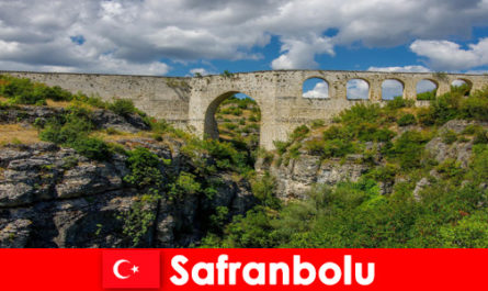 Turystyka kulturowa w Safranbolu Turcja jest zawsze przeżyciem dla ciekawskich wczasowiczów