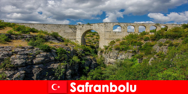 Turystyka kulturowa w Safranbolu Turcja jest zawsze przeżyciem dla ciekawskich wczasowiczów