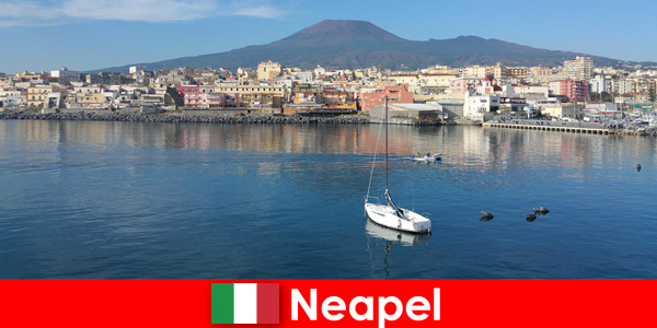 Zalecenia dotyczące podróży i wskazówki dotyczące Neapolu we Włoszech dla wczasowiczów