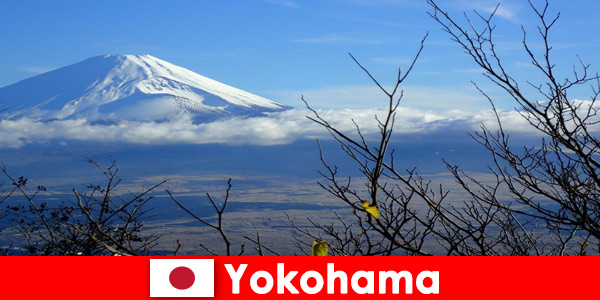 Włącznie z górską panoramą i mnóstwem natury w Jokohamie w Japonii